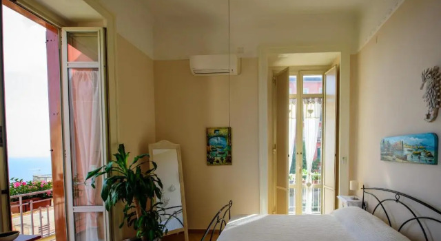 Large Apartment In The Heart Of Chiaia