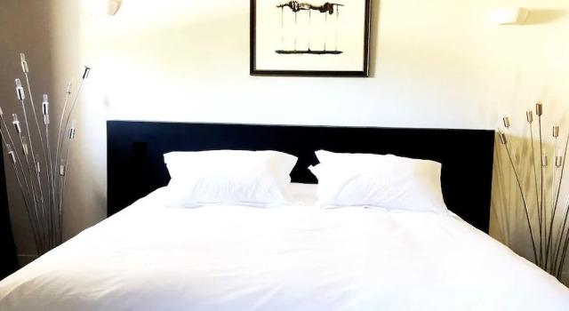 Gabrielle Jeanne, Rezerwuj Hotel Maillane Carros