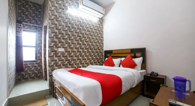 OYO 37914 Hotel Kalindi, Rezervovat Hotel Hotely v Uttarakhand s parkováním, Parkování