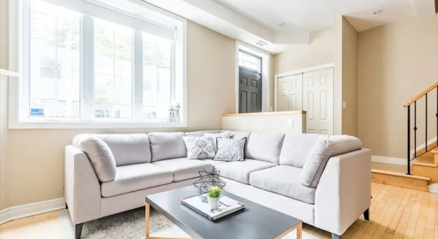 Bright 3BR in Church Yonge Corridor by Sonder, Забронировать Отель Отели Торонто 4 звезды, рядом с Women's College Hospital, 4*