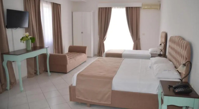 Четырёхместный номер Standard с видом на море Epirus Hotel