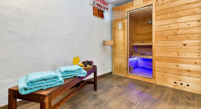 Awesome Home in Stubicke Toplice With 2 Bedrooms, Wifi and Outdoor Swimming Pool, Забронировать Отель Отели Стубичке-Топлице с парковкой, Парковка