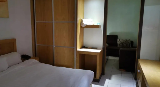 Полулюкс Fratinis Hotel Labuan