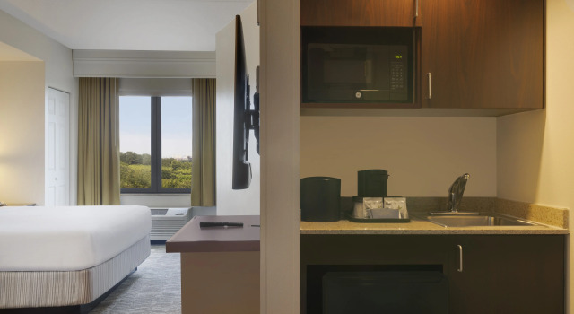 Fairfield Inn & Suites by Marriott Newark Liberty International Airport, Забронировать Отель Ньюарк North Jersey