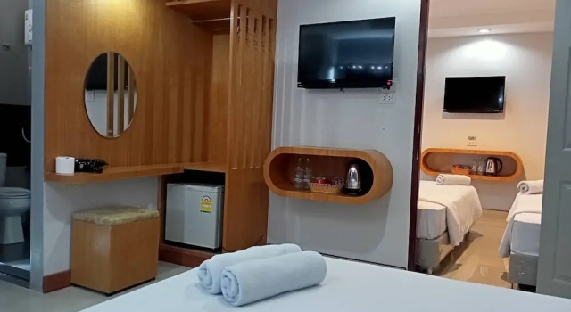 Четырёхместный семейный номер Standard AtMe2 Hotel