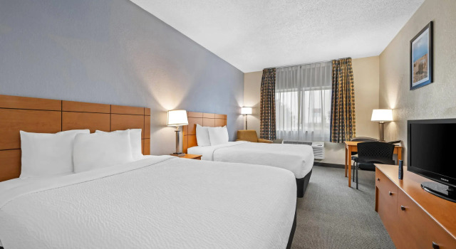 Четырёхместный номер Standard Quality Inn Dubuque on Hwy 20