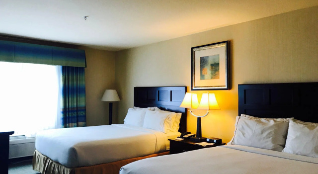 Четырёхместный номер Standard Holiday Inn Express Fort Bragg by IHG