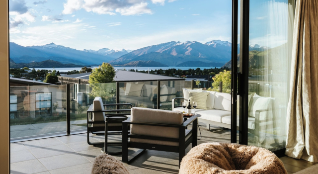 Korari House - Lake Views - Sleeps 10