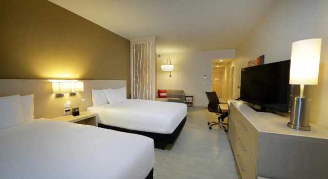 Четырёхместный номер Standard с видом на озеро Hyatt Place Managua