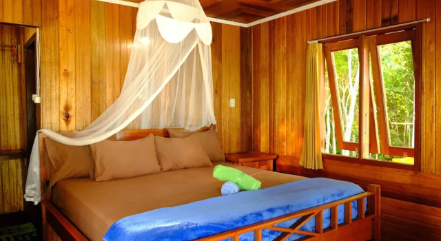 Maratua Guesthouse, Book Hotel Pulau Maratua Indonesia