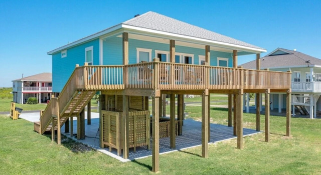 Tideâs Up 3 Bedroom Home by RedAwning, Book Feriehus Bolivar Peninsula Houston