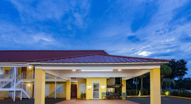 Days Inn by Wyndham Barnwell, Забронировать Отель Отели Южной Каролины с завтраком, Завтраки