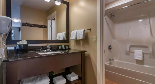 Двухместный номер Deluxe Best Western Sicamous Inn