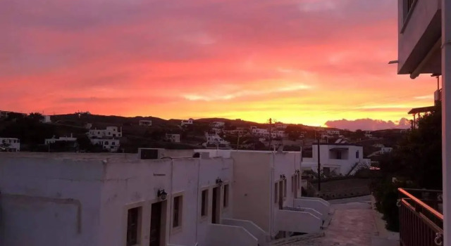 Коттедж с 2 комнатами Syros Dreamy Maisonette 2 minutes from sandy beach
