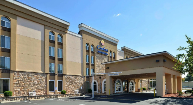 Четырёхместный люкс Comfort Inn & Suites East Hartford - Hartford