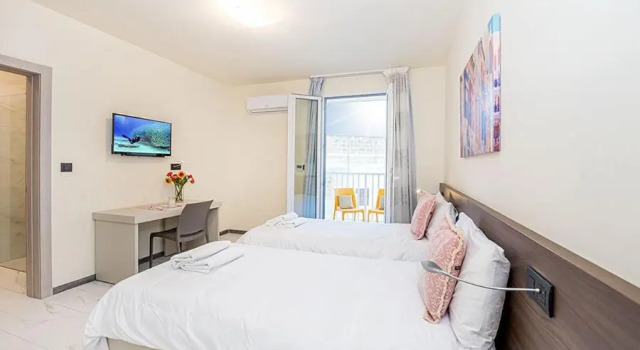 Atlantis Holiday Suites