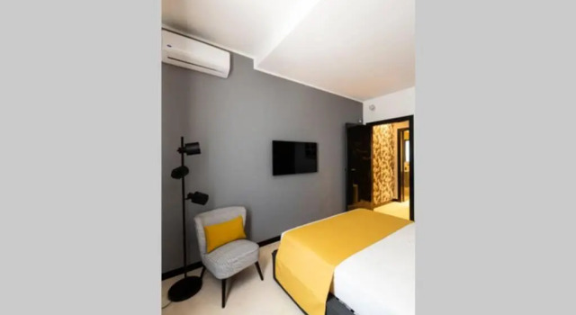 LAUS app.2 - ART & DESIGN nel cuore di Bari - Via Dante Alighieri, Book Boutique Boutique Hotels in Bari Province, Boutique