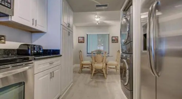 Beach Sands 201 - 2 Br condo by RedAwning, Забронировать Отель Отели Брейдентон 3 звезды, 3*