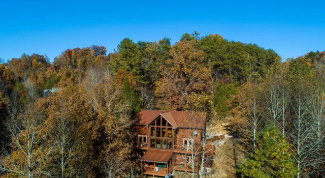 Hazel by Avantstay Cliffside Modern Cabin w/ Incredible Views & Hot Tub
