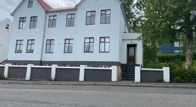 Central and cosy studio apartment with free parking