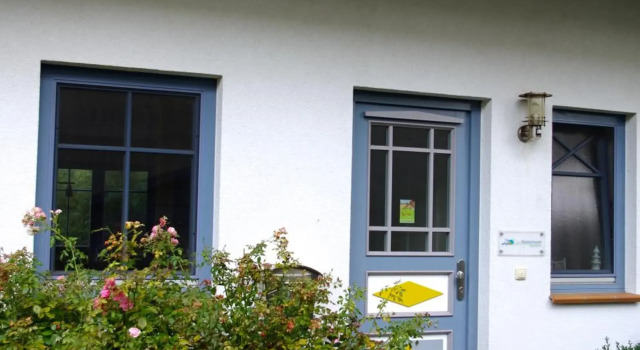 FERIENHAUS SOMMERTRAUM - KINDERFREUNDLICH - 3 Schlafzimmer, Garten, Bad und G-WC, Kaminofen, Забронировать Отель Цингст Barther Bodden, рядом с Пляж Цингст