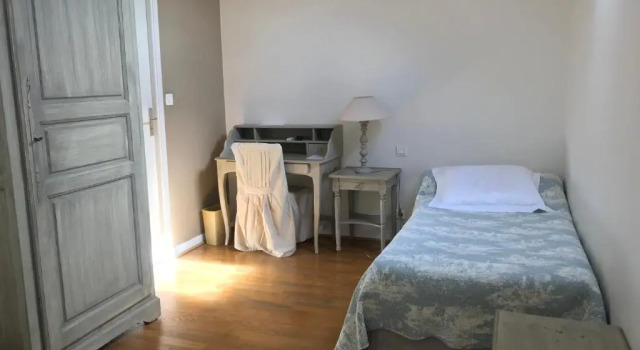 Трёхместный номер Standard с видом на улицу Hôtel Le Chatellier - Piscine chauffée davril à octobre