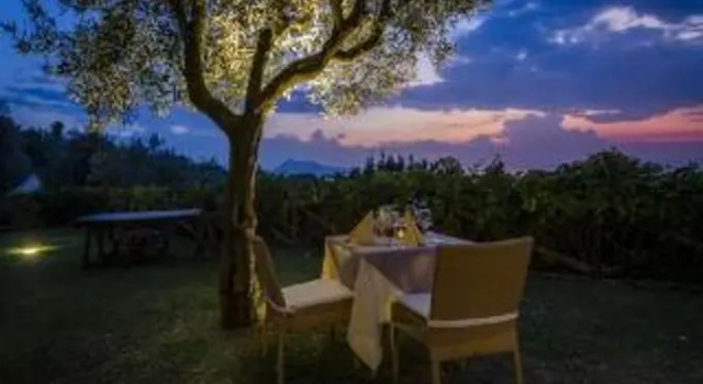 Tenuta Montecorbo, Забронировать Отель Отели в центре Масса-Лубренсе с завтраком, отели в центре Масса-Лубренсе с завтраком
