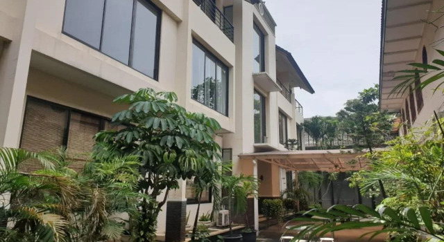 Arimbi Pejaten Suites