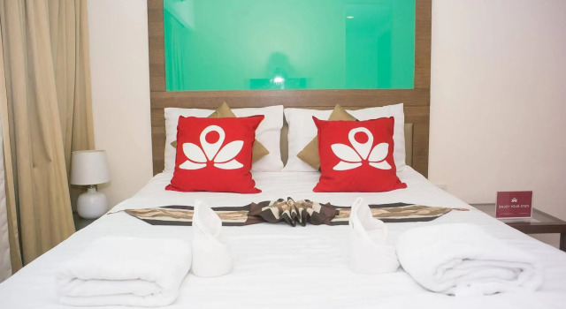 ZEN Rooms Silom 12, Забронировать Отель Банг Рак Бангкок, рядом с Храм Шри Маха Мариаммана