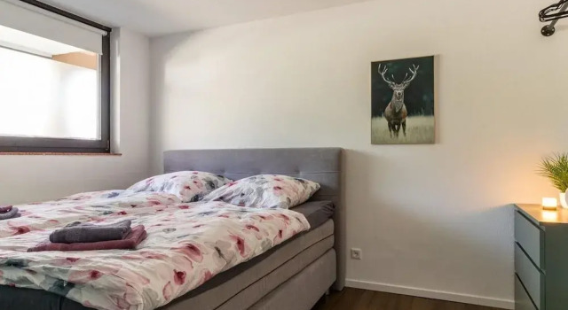 Flat With Balcony Near Golf Course in Winterberg, Забронировать Апартаменты/квартира Отели Винтерберг с парковкой, рядом с Трамплин "Св. Георг", Парковка
