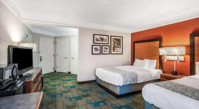 Четырёхместный номер Deluxe La Quinta by Wyndham Greensboro Highpoint