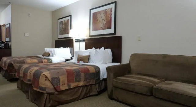 Номер Deluxe Ramada by Wyndham Weyburn