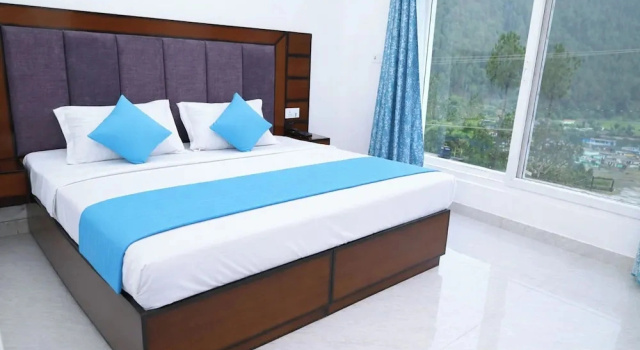 Двухместный номер Deluxe с видом на горы Hotel Daiwarch Mountain View Uttarkashi