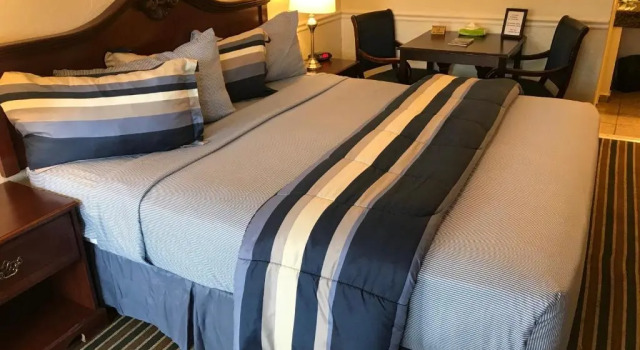Номер Standard Monterey Pines Inn