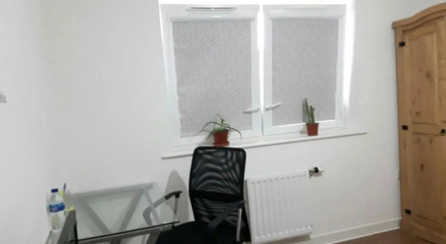 2 double rooms available in 3 bedroom house