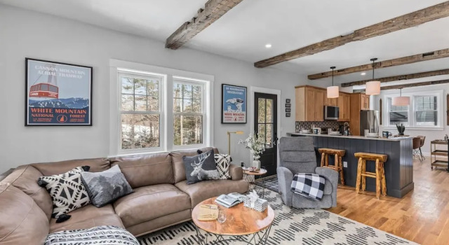 Bearfoot Lodge, Buchen Sie Ferienwohnung Hotels in New England mit Parkplatz, Parkplätze