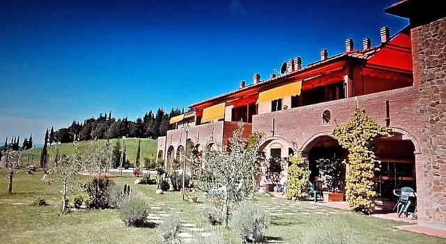 Appartamento Il Tulipano Residence I Calanchi, Забронировать Апартаменты/квартира Отели Val D'Elsa с бассейном, Бассейн