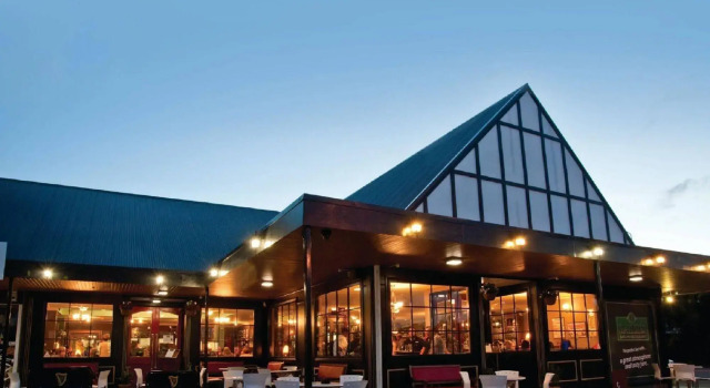 Arthur's Court Motor Lodge