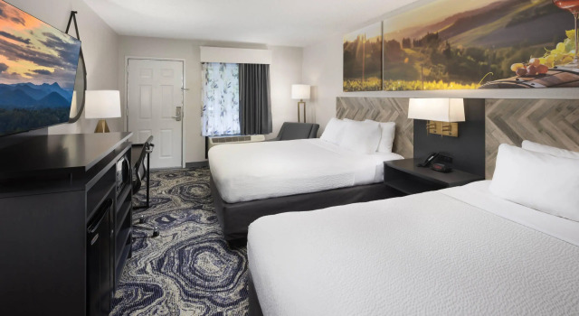 Четырёхместный номер Standard Clarion Pointe Biltmore Village