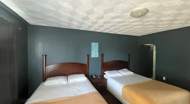 Четырёхместный номер Standard Eastcourtmotel