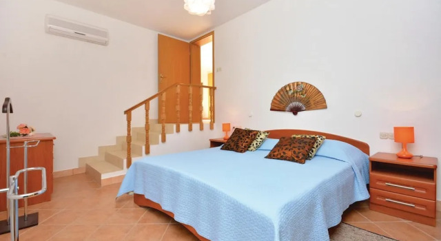 Holiday Home Vrboska With Fireplace 06, Забронировать Отель Отели Врбоска с парковкой, рядом с Частный Пляж «Виллы Эмма», Парковка