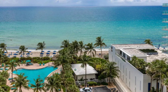 Люкс с 2 комнатами The Tides Ocean Luxury Suites