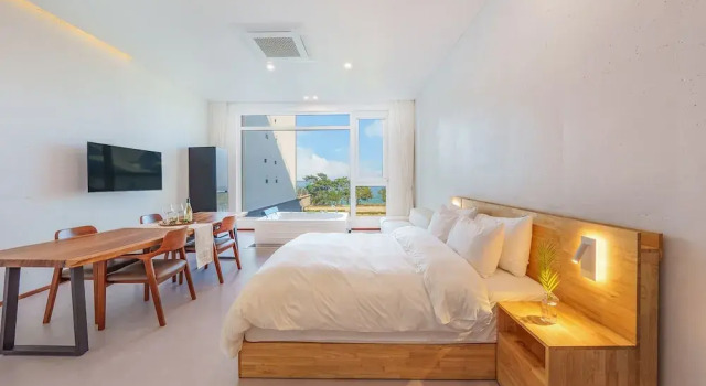 Номер Standard Gangreung cn6 Ocean View spa Poolvilla