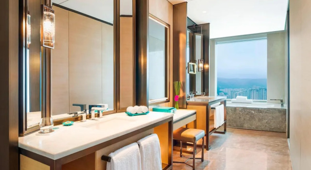 Двухместный номер с частичным видом на озеро Meixi Lake Hotel, a Luxury Collection Hotel by Marriott, Changsha