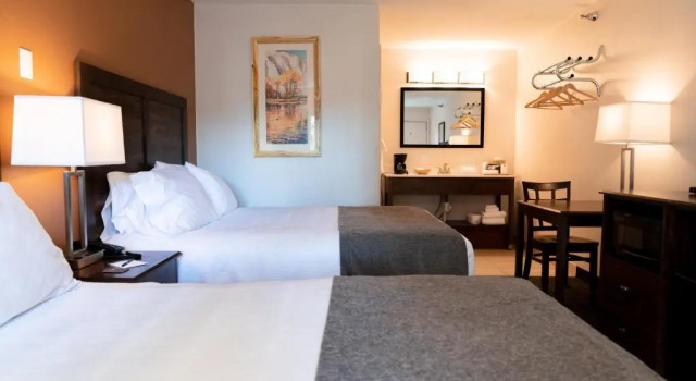 Четырёхместный номер Standard Riviera Motor Lodge