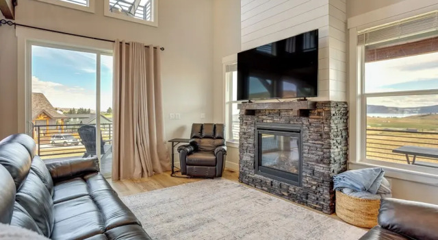 Mtn & Lake Views: Family Retreat in Bear Lake!