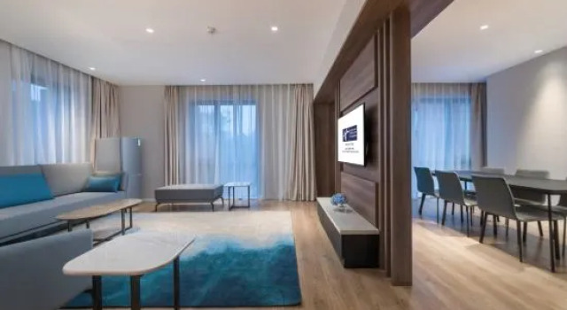 Полулюкс Holiday Inn Express Beijing Shijingshan Lakeview by IHG