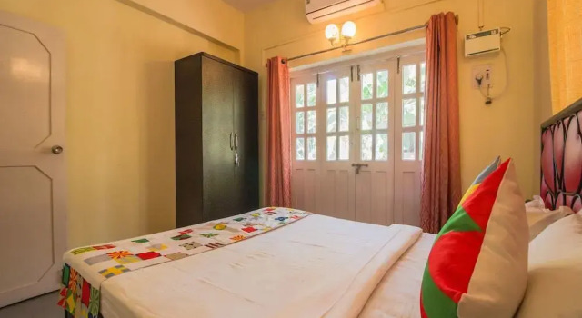 OYO 12198 Home Calangute Beach, Prenota Hotel Candolim 