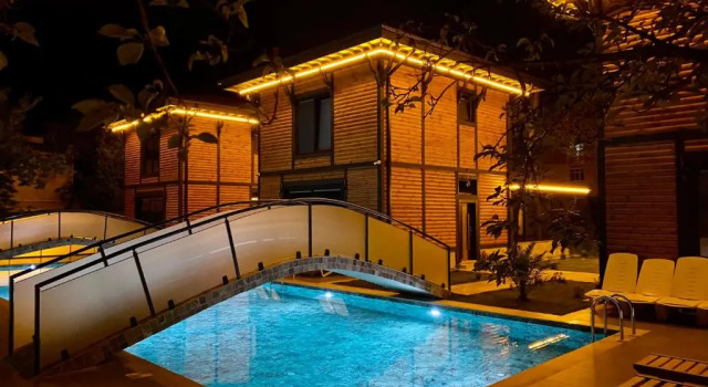 ZK Wooden Village, Varaa Hotelli Hotellit Marmara-alue pysäköinnillä, Pysäköinti