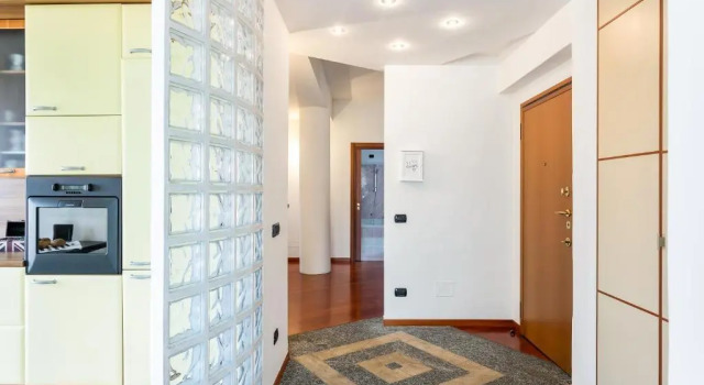 MyHomeInComo - Santa Chiara Apartment, Prenota Appartamento Hotel a Como con parcheggio, Parcheggio